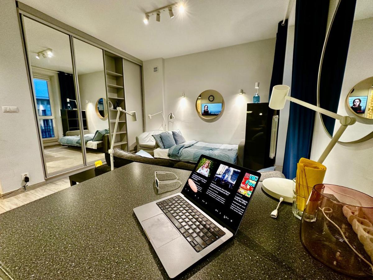 Super Forum 2 Metro Fast Wifi Netflix, Hbo, Appletv Варшава Екстер'єр фото